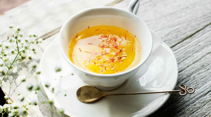 kashmiri kahwa tea