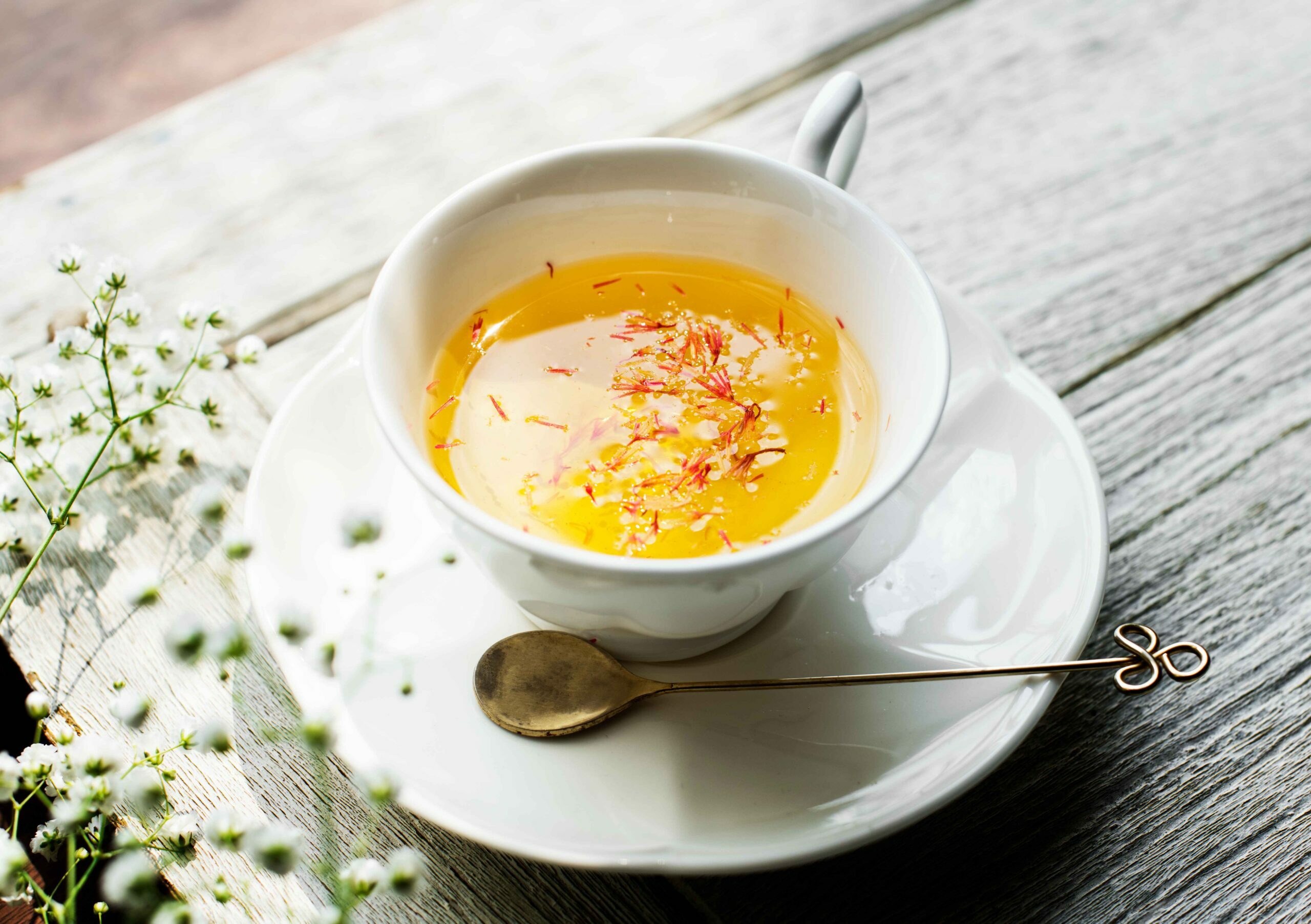 kashmiri kahwa tea
